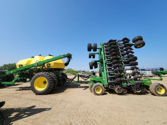 2018 John Deere 1890 Air Seeder