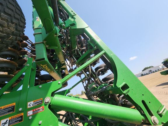 2018 John Deere 1890 Air Seeder