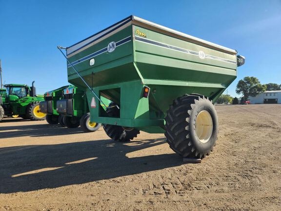 J&M 875 Grain Cart