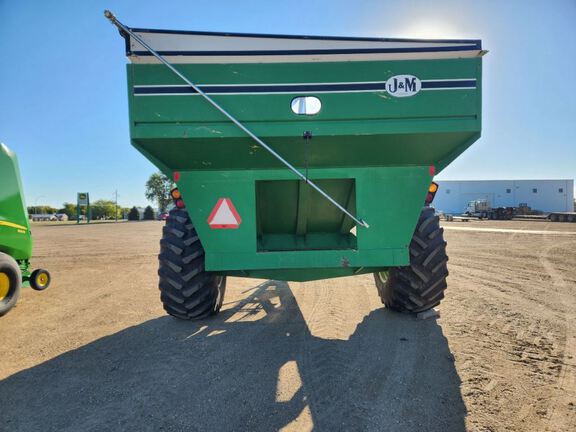 J&M 875 Grain Cart