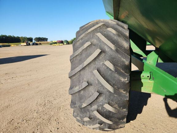 J&M 875 Grain Cart