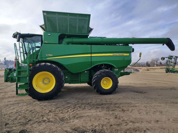 2024 John Deere S780 Combine