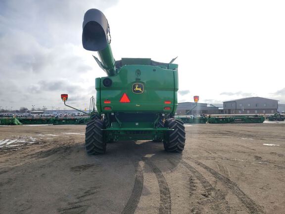 2024 John Deere S780 Combine