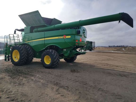 2024 John Deere S780 Combine