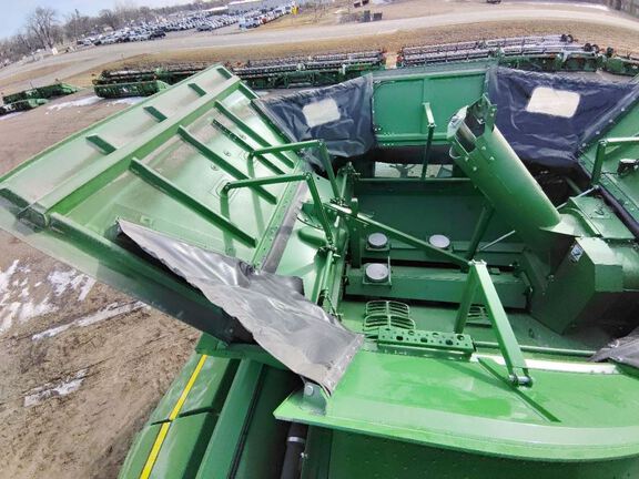 2024 John Deere S780 Combine