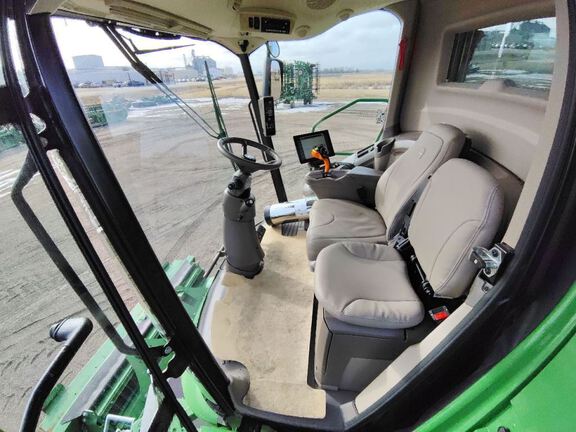 2024 John Deere S780 Combine