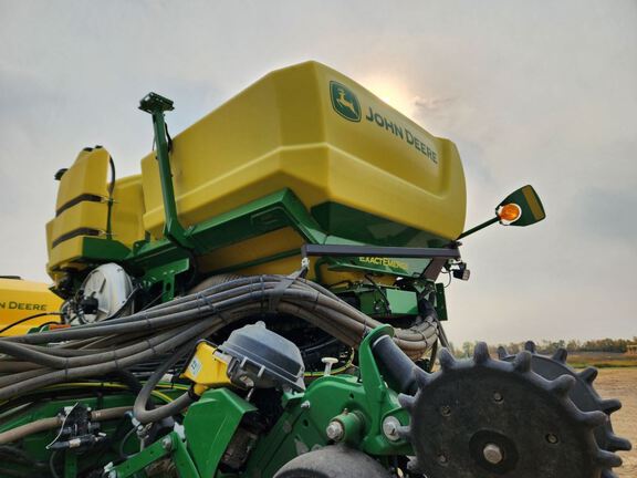 2024 John Deere DB80 Planter