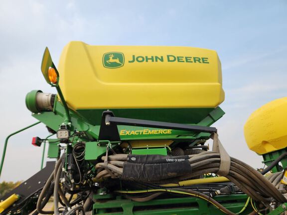 2024 John Deere DB80 Planter