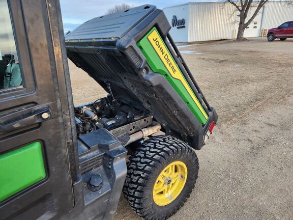 2022 John Deere XUV835R ATV