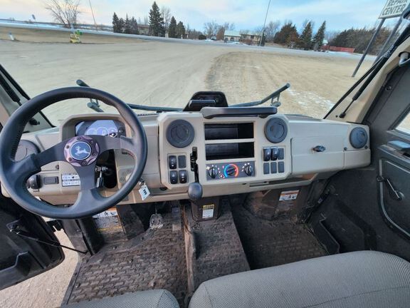 2022 John Deere XUV835R ATV