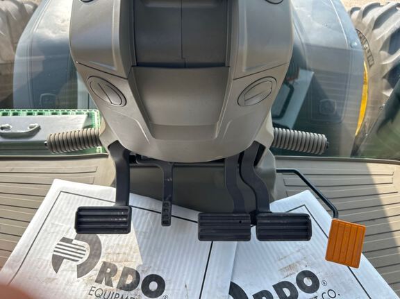 2023 John Deere 8R 410 Tractor