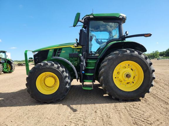 2023 John Deere 7R 290 Tractor
