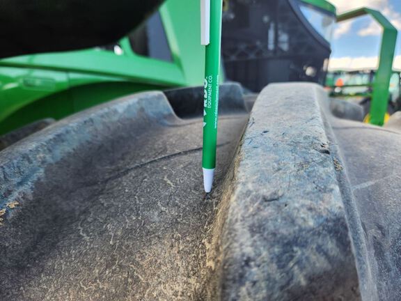 2023 John Deere 7R 290 Tractor