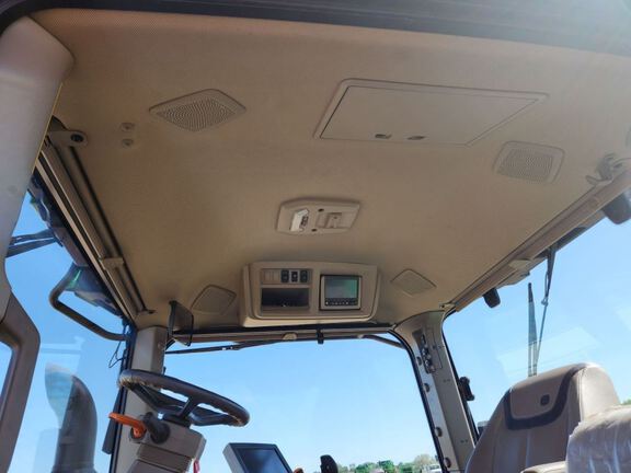 2023 John Deere 7R 290 Tractor