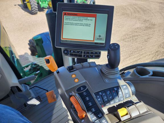 2023 John Deere 7R 290 Tractor