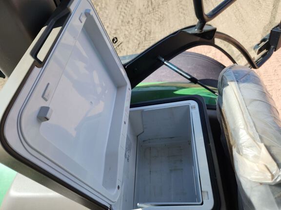 2023 John Deere 7R 290 Tractor