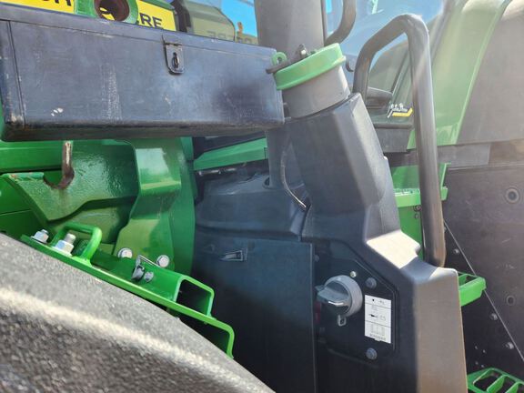 2023 John Deere 7R 290 Tractor