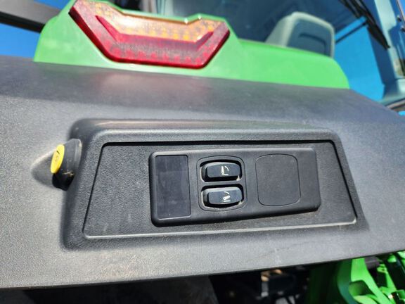 2023 John Deere 7R 290 Tractor