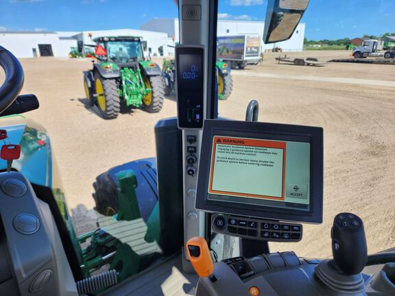 2023 John Deere 7R 290 Tractor