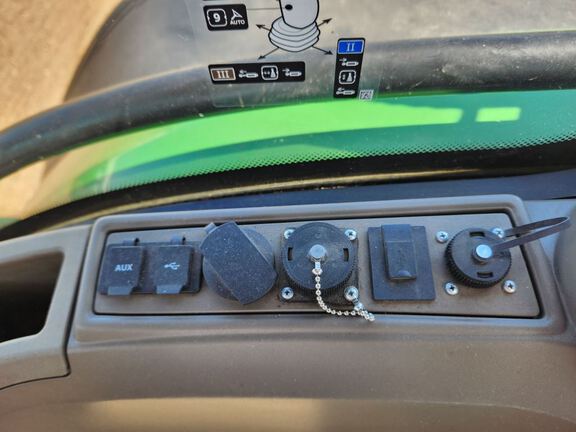 2023 John Deere 7R 290 Tractor