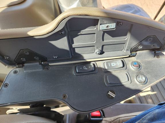 2023 John Deere 7R 290 Tractor