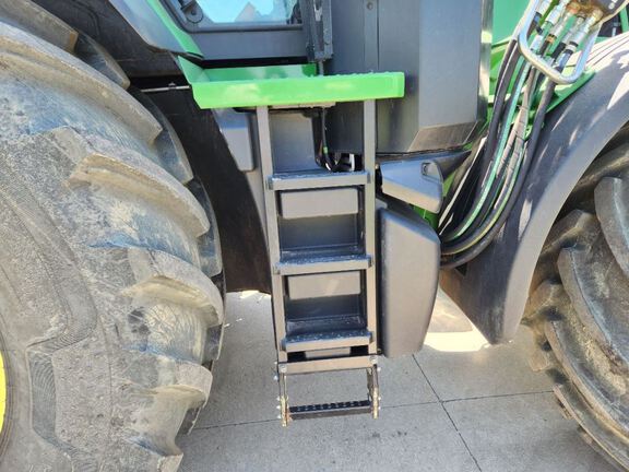 2023 John Deere 7R 290 Tractor