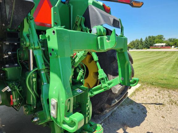 2023 John Deere 7R 290 Tractor