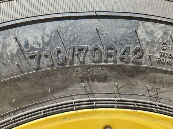 2023 John Deere 7R 290 Tractor