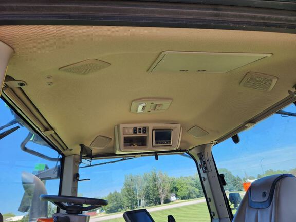 2023 John Deere 7R 290 Tractor