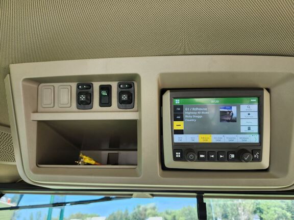 2023 John Deere 7R 290 Tractor