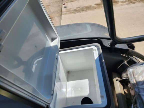 2023 John Deere 7R 290 Tractor