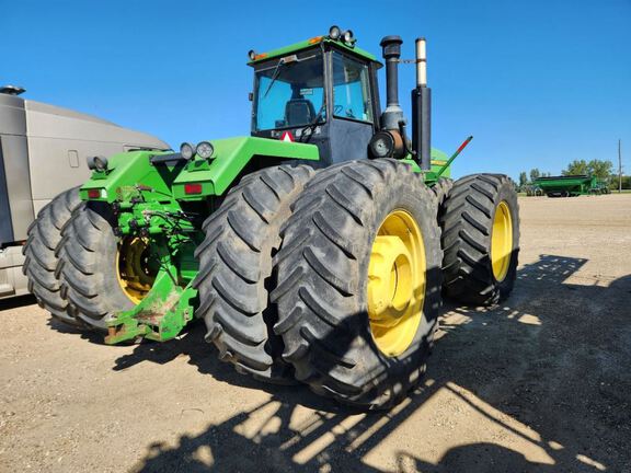 1995 John Deere 8970 Tractor 4WD