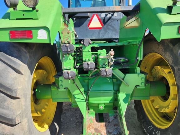 1995 John Deere 8970 Tractor 4WD