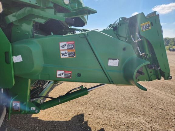 2022 John Deere S780 Combine