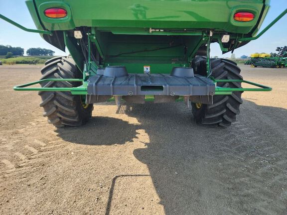 2022 John Deere S780 Combine