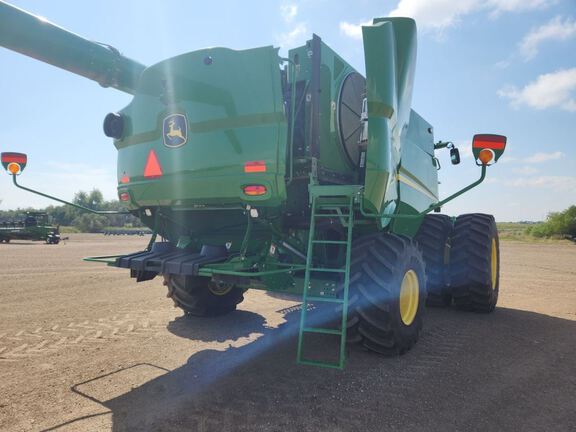 2022 John Deere S780 Combine