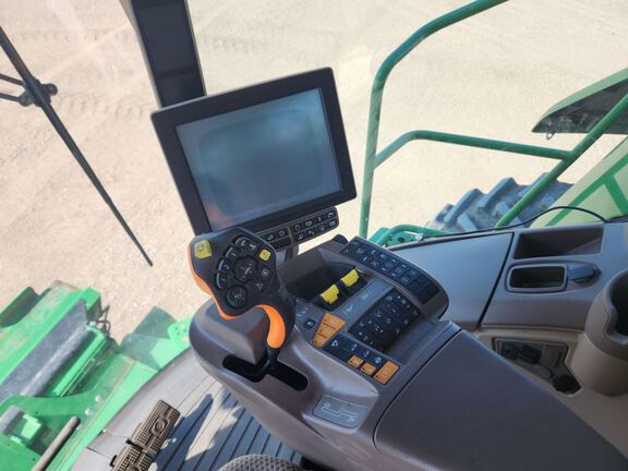 2022 John Deere S780 Combine