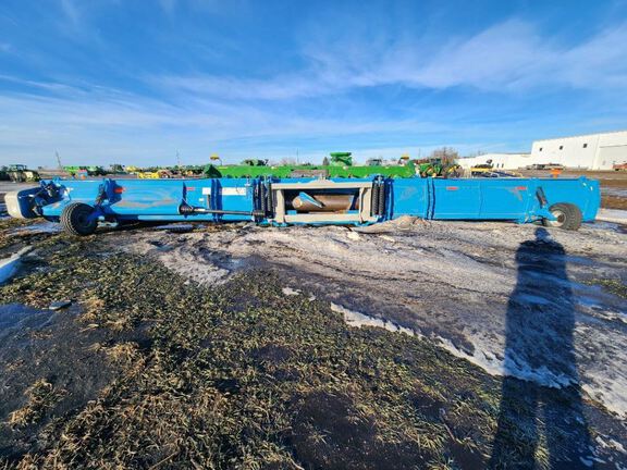 2020 Shelbourne XCV42 Header Combine