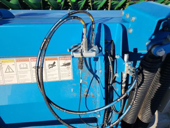 2020 Shelbourne XCV42 Header Combine