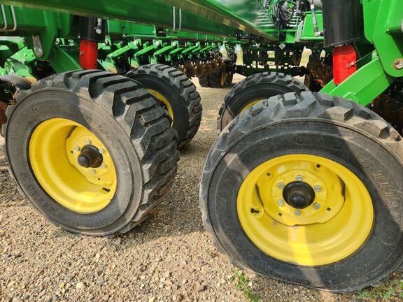 2024 John Deere DB66 Planter