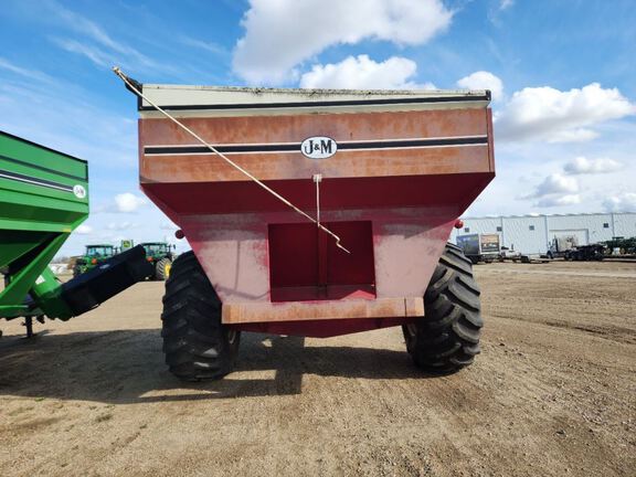 J&M 750 Grain Cart