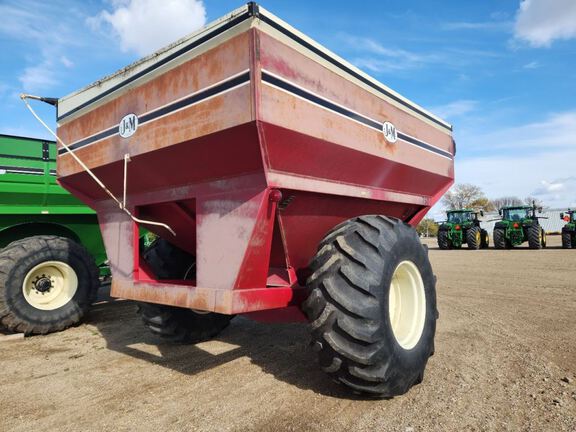 J&M 750 Grain Cart