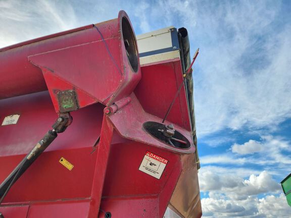 J&M 750 Grain Cart