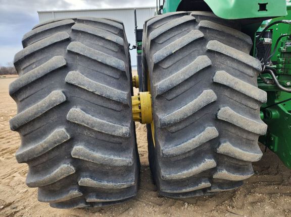 2012 John Deere 9560R Tractor 4WD