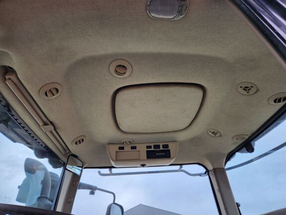 2012 John Deere 9560R Tractor 4WD