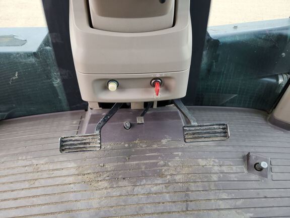 2012 John Deere 9560R Tractor 4WD