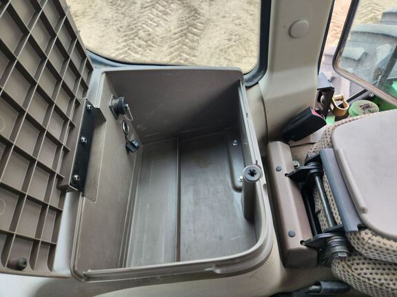 2012 John Deere 9560R Tractor 4WD