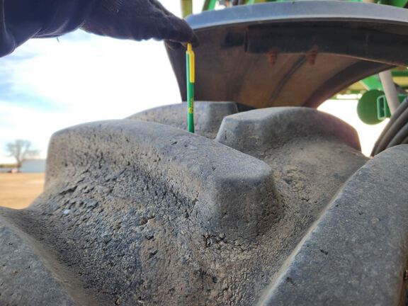 2014 John Deere R4038 Sprayer/High Clearance