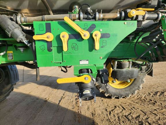 2014 John Deere R4038 Sprayer/High Clearance