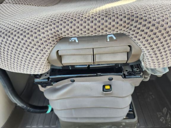 2014 John Deere R4038 Sprayer/High Clearance